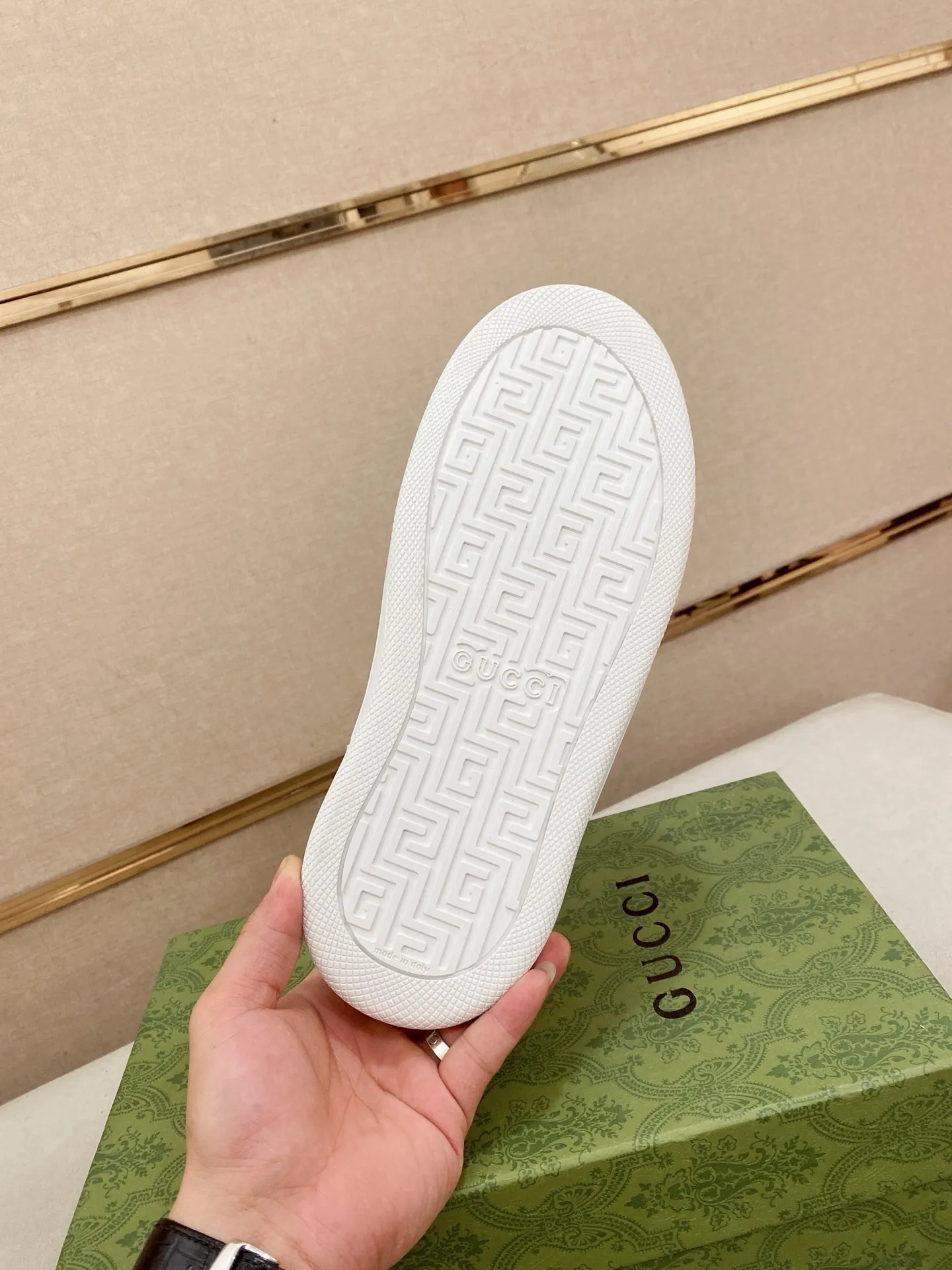 Men's clothing and shoes💰 440💰🇮🇹🇮🇹GUCCI🔍🔍New models are on sale at the same time at counters, uppers🇮🇹 Italian imported first-layer cowhide, fully imported sheepskin lining💪💪, completely 1⃣️ to 1 ⃣️Re-engraved🇮🇹💪💪, ⚠Sole: The original sole is specially provided by the original factory, the exclusive movable molded sole is super comfortable, ⚠The original factory follows the order, 🔍🔍high quality, you can enter and exit the counter at will, welcome to compare⚠. Code number:38-44